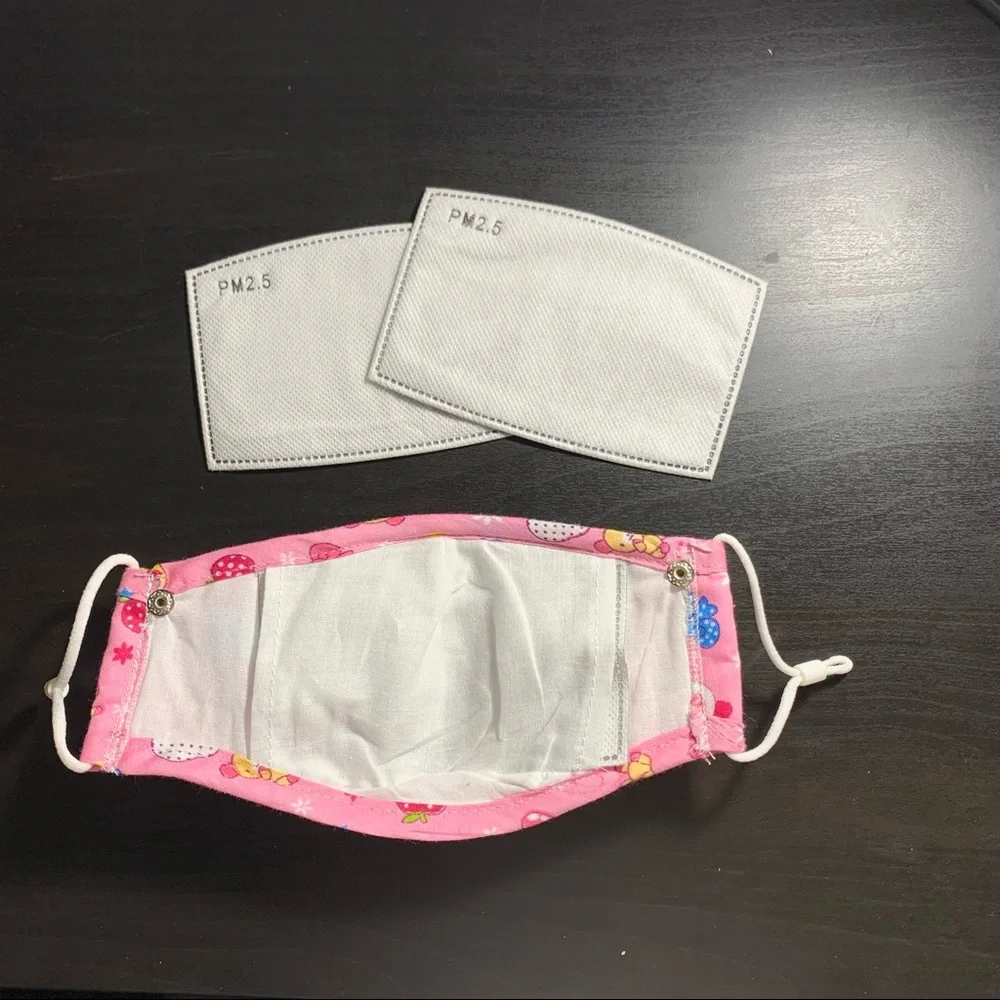 5 for $30🎄 STRAWBERRY FACE MASK WITH AIR FILTER WASHABLE REUSABLE AND KIDS SIZE